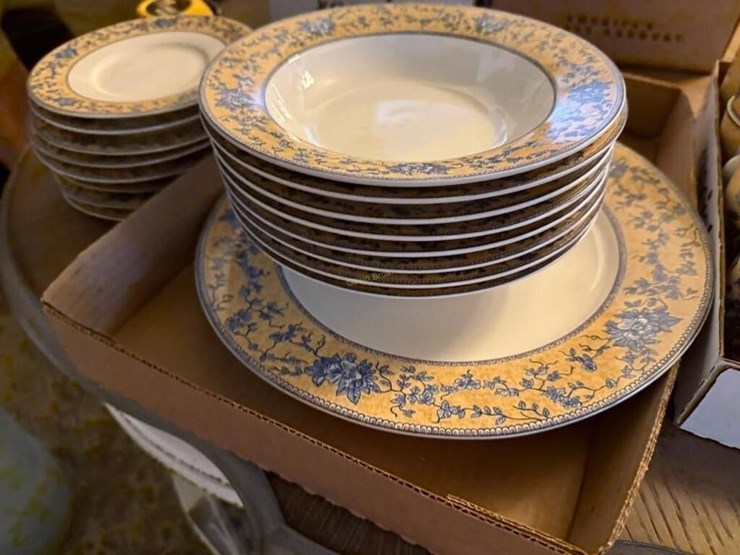 english-toile-porcelain-dishes-image-7