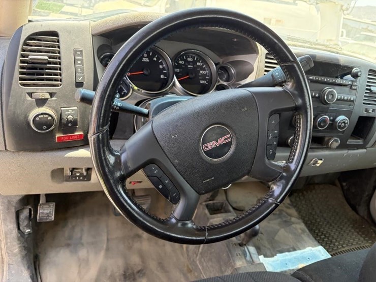 2012-gmc-sierra-2500-image-17