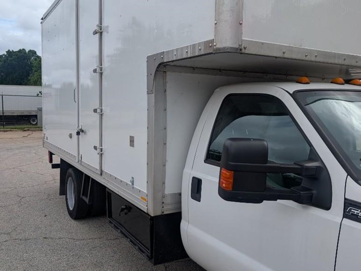 2016-ford-f550-image-5