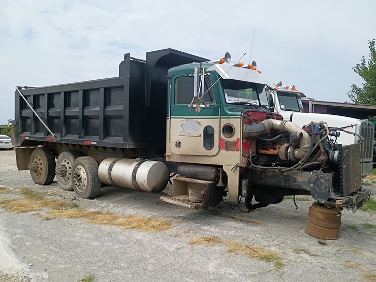1997-peterbilt-379-image-11