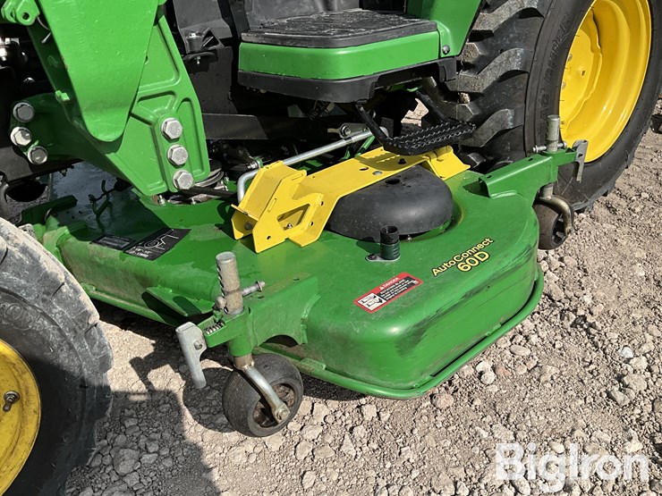 2023-john-deere-2025r-image-12