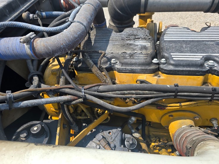 2000-peterbilt-379-image-60