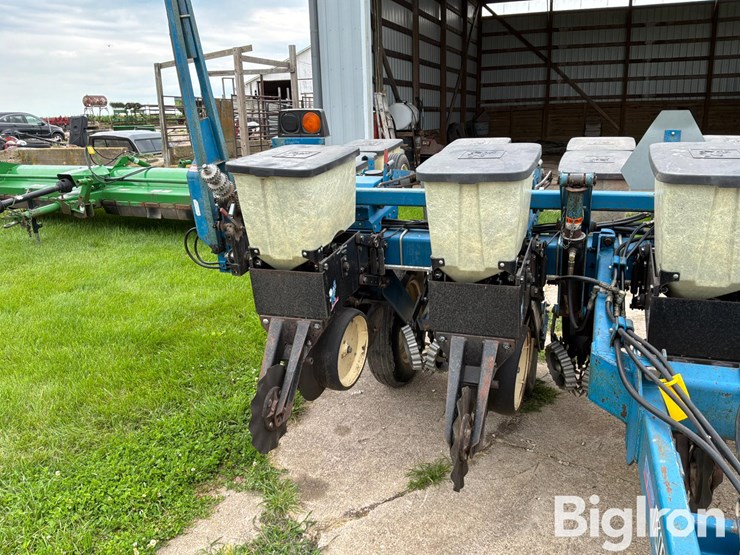 2000-kinze-2000-image-11