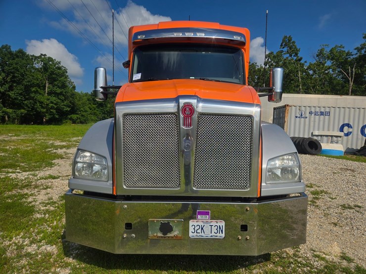 2019-kenworth-t880-image-23