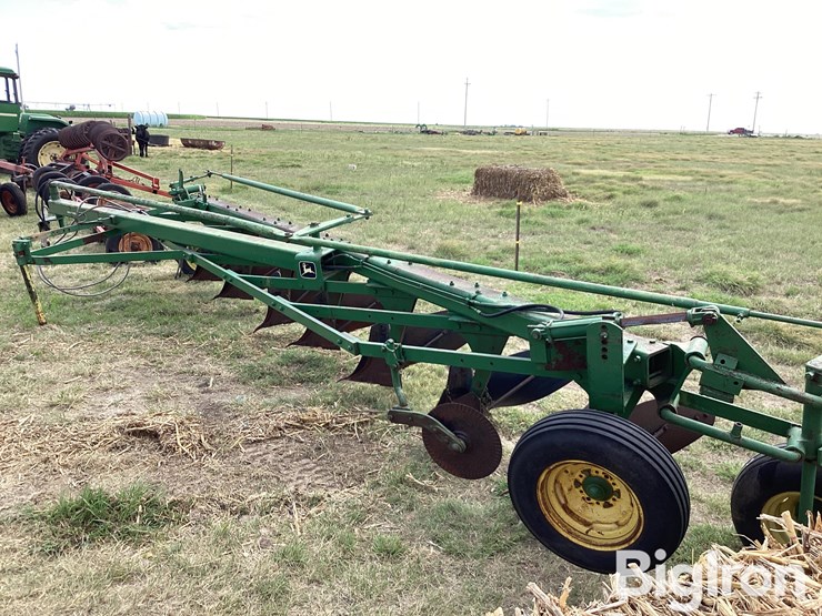 john-deere-7-image-7