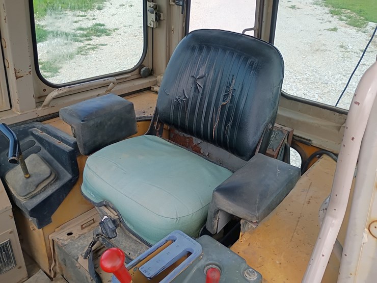 1991-deere-550g-image-22
