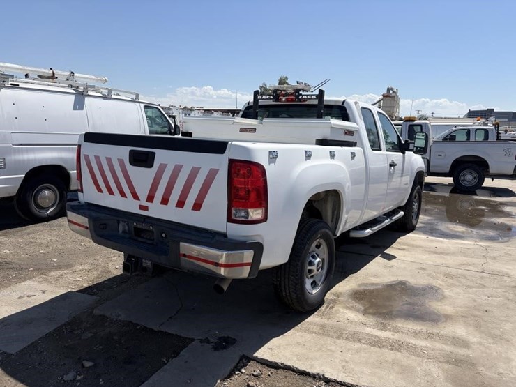 2012-gmc-sierra-2500-image-3