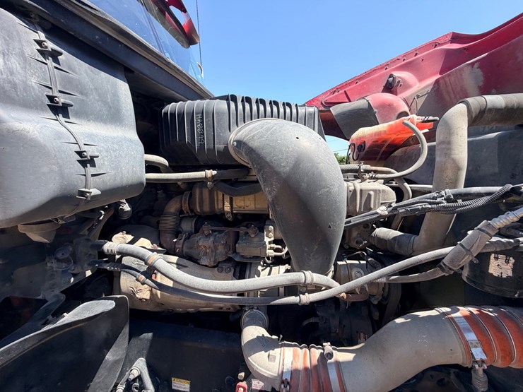 2016-freightliner-122sd-image-41