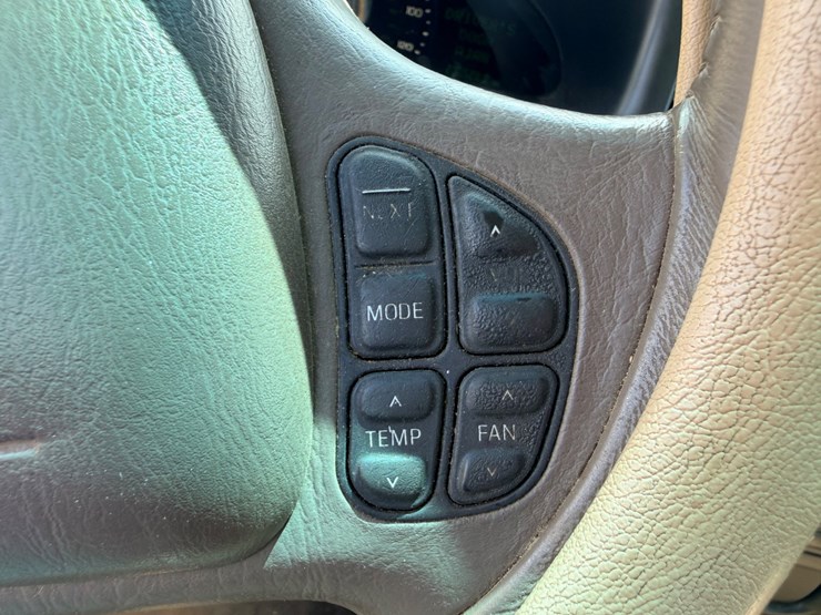 #25037-•-1998-lincoln-continental-passenger-car-image-46