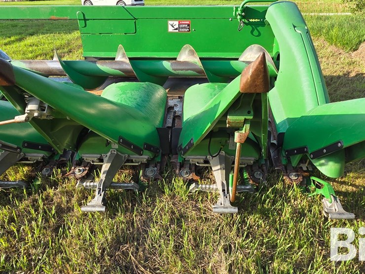 2010-john-deere-608c-image-10