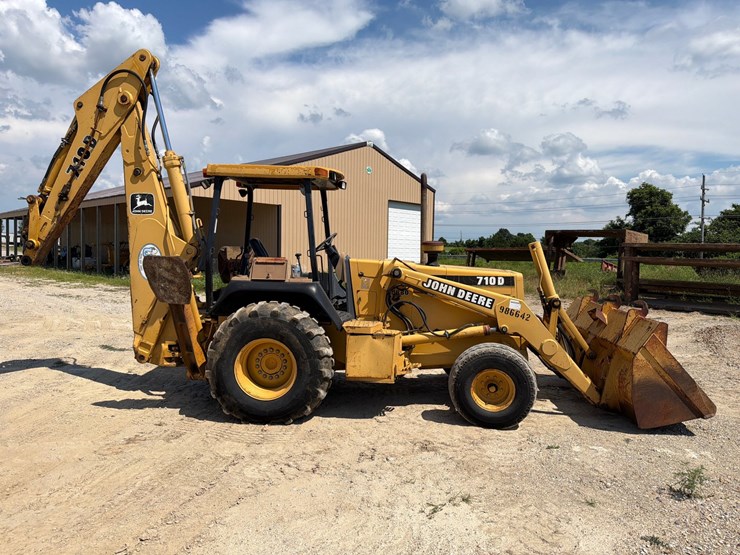 2000-deere-710d-image-12