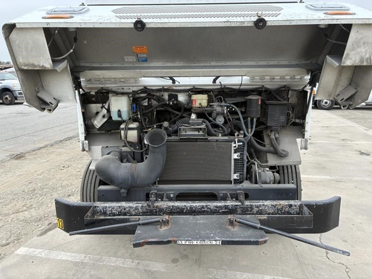 2008-workhorse-w62-image-9