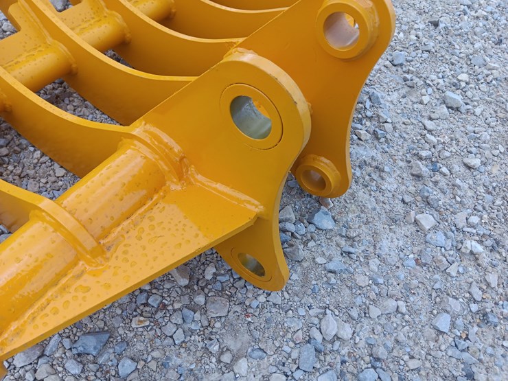 #l75-050-•-future-32"-rake-excavator-attachment-image-5