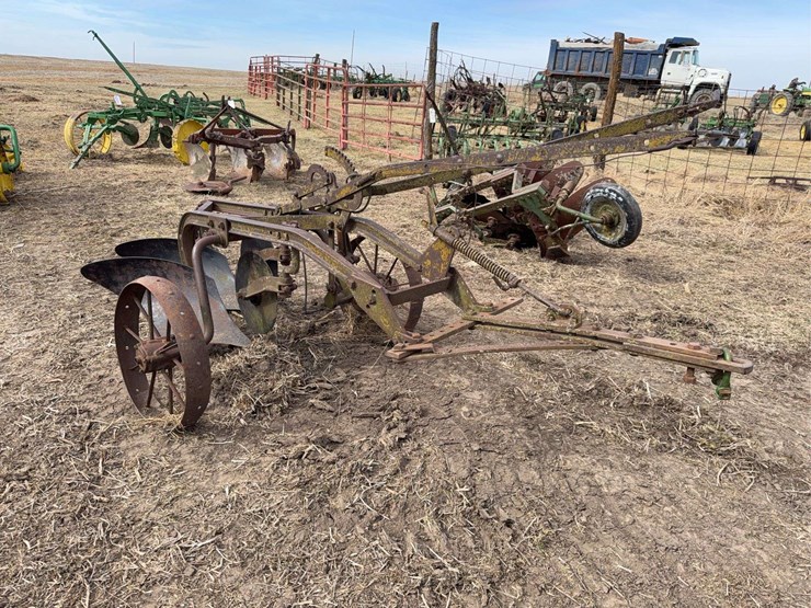 john-deere-two-bottom-plow-image-7