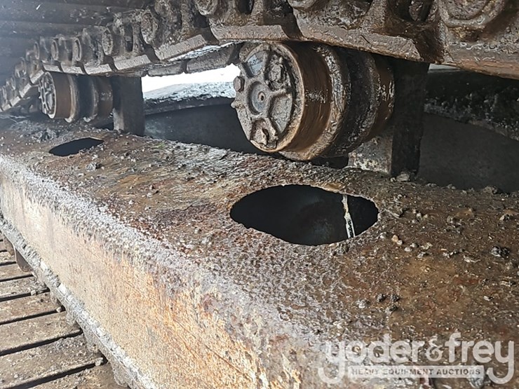 volvo-ec240b-lc-image-24
