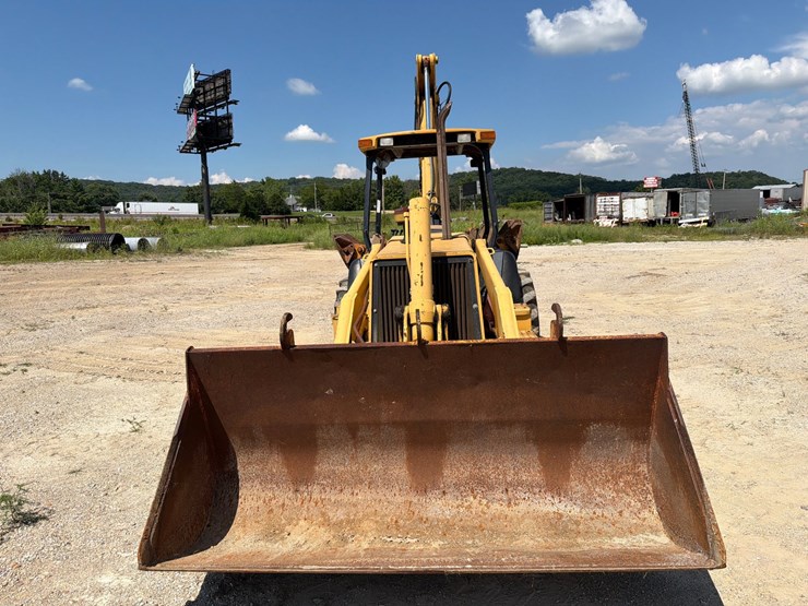 2000-deere-710d-image-15