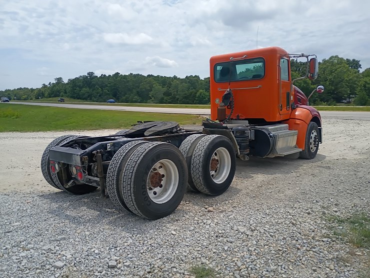 2012-peterbilt-384-image-9