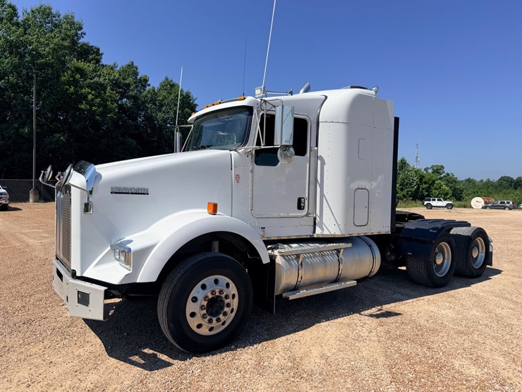 2010-kenworth-t800-image-5