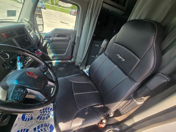 2019-kenworth-t680-image-46