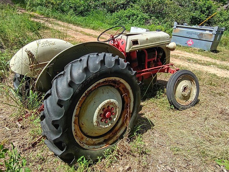 1951-ford-8n-image-5
