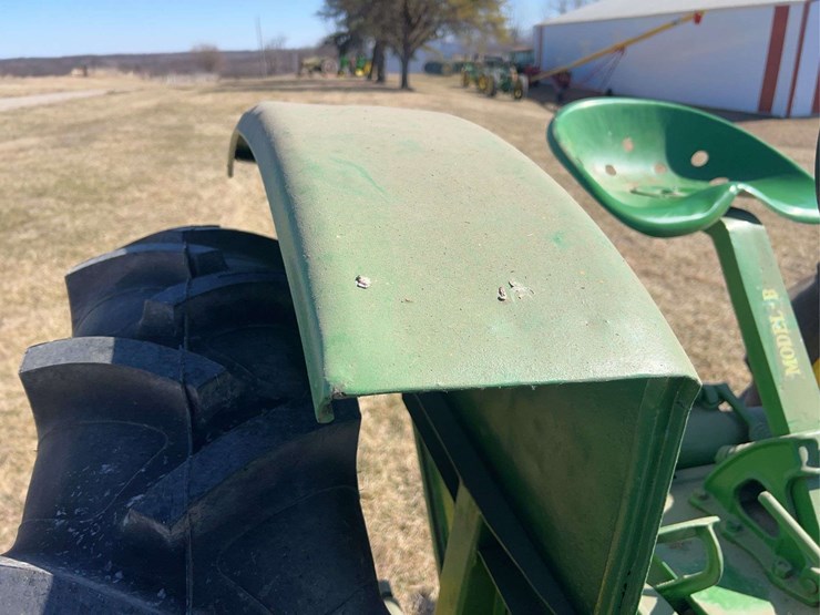 john-deere-model-b-image-31