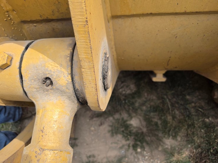 1983-caterpillar-973-image-153