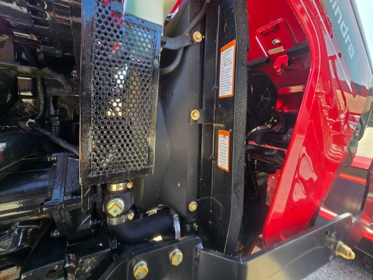 2023-mahindra-4550-image-35