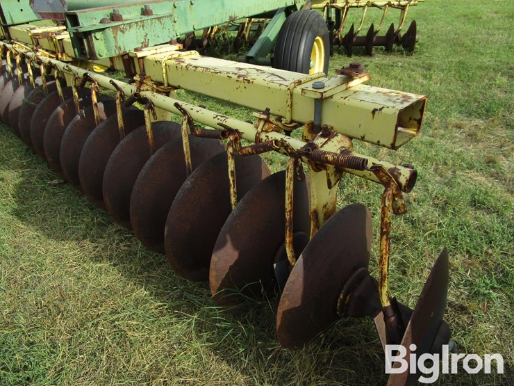 john-deere-340-image-17