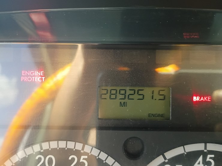 2008-freightliner-m2-106-image-59
