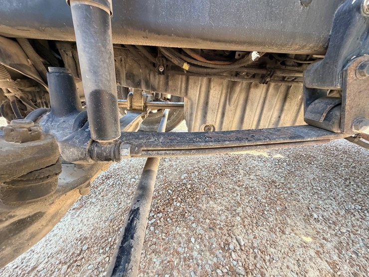 2016-freightliner-122sd-image-32