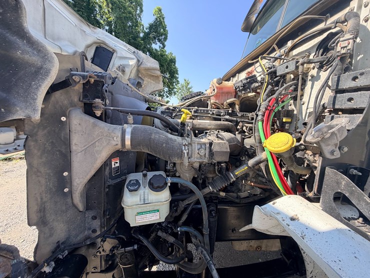 2016-western-star-4700-image-106