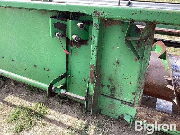 john-deere-230-image-13