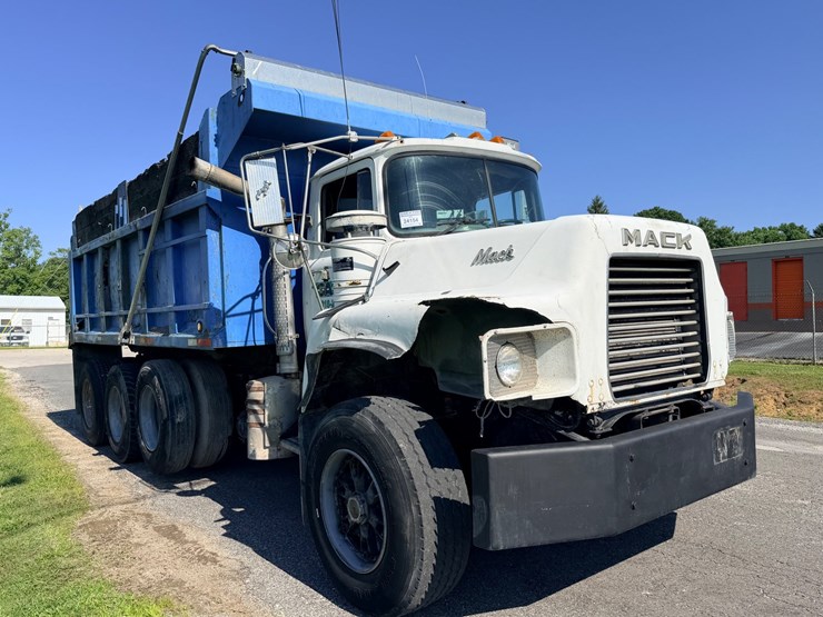 1993-mack-dm690s-image-14