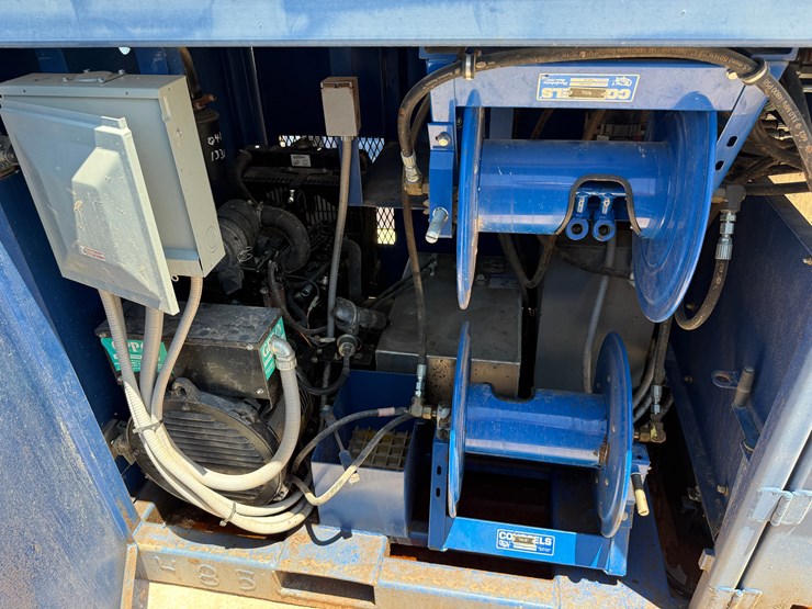 self-contained-20k-wp-grease-injection-unit-combo-p/b-8.4-kw-isuzu-diesel-generator-image-2