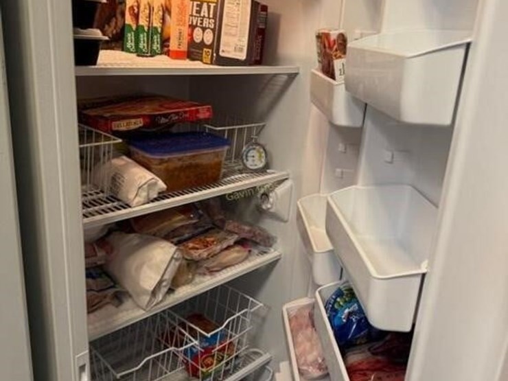 frigidaire-upright-freezer-image-3