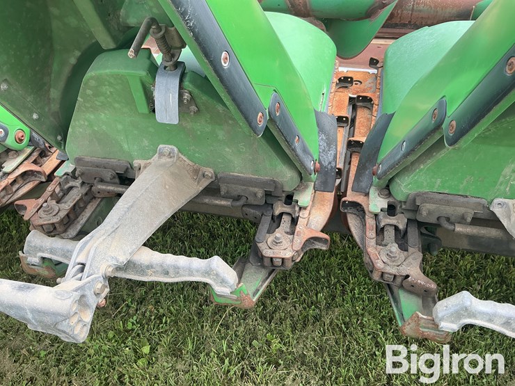 2012-john-deere-608c-image-17