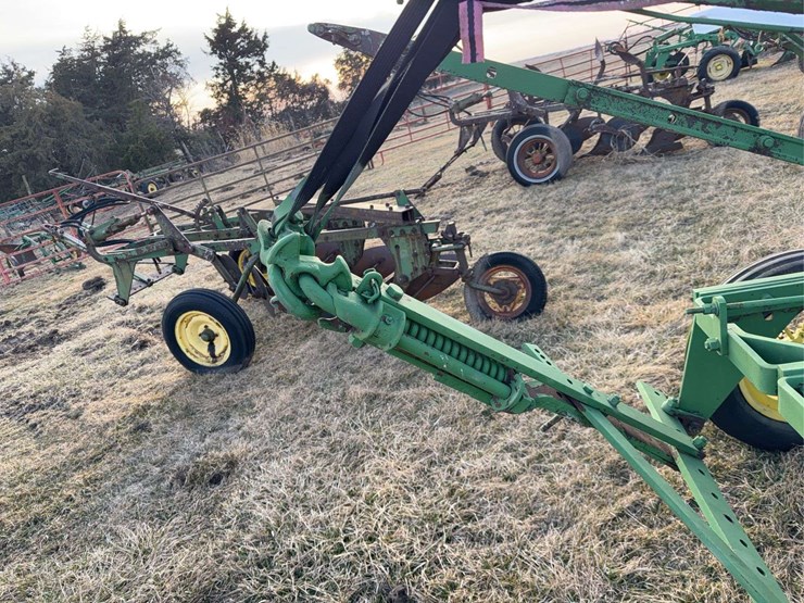 john-deere-8-image-8