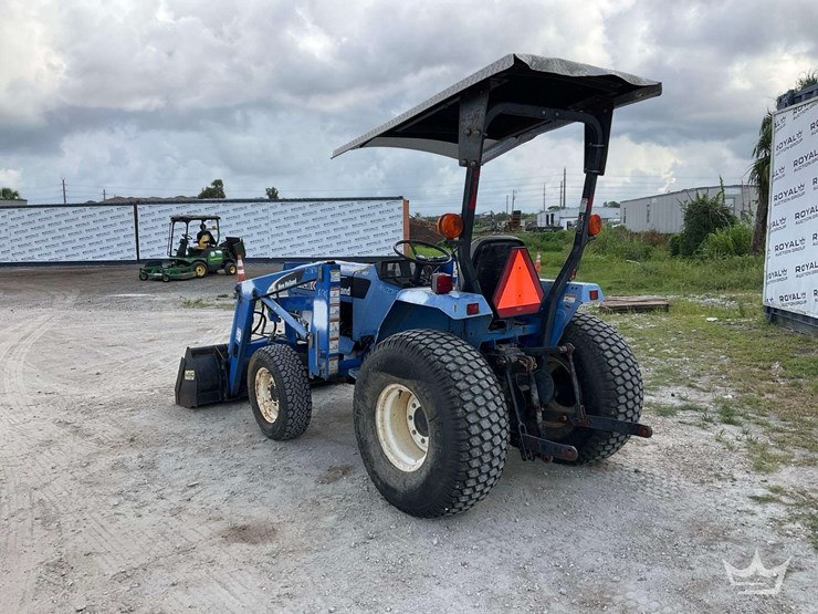 new-holland-tc30-image-4