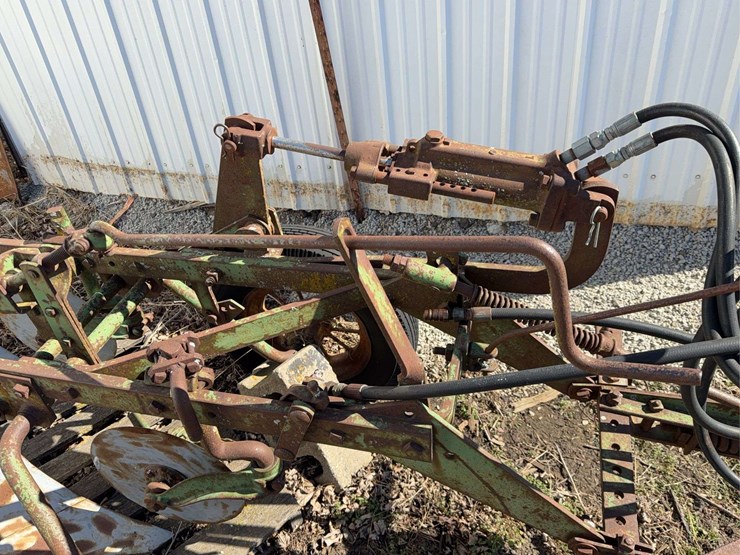 john-deere-no.-44-pull-type-two-bottom-plow-image-9