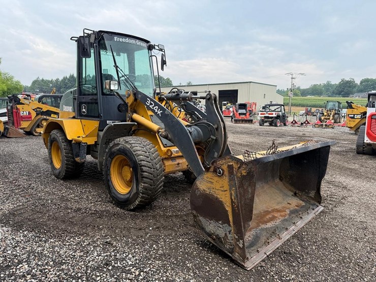 deere-324k-image-6