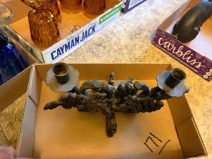 cast-iron-candle-holder-image-3