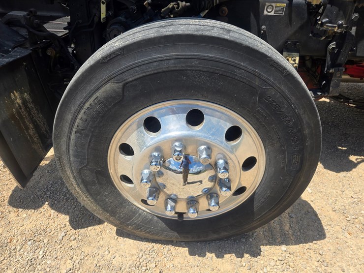 2016-peterbilt-389-image-84