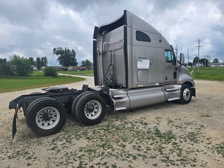 2010-kenworth-t2000-image-17