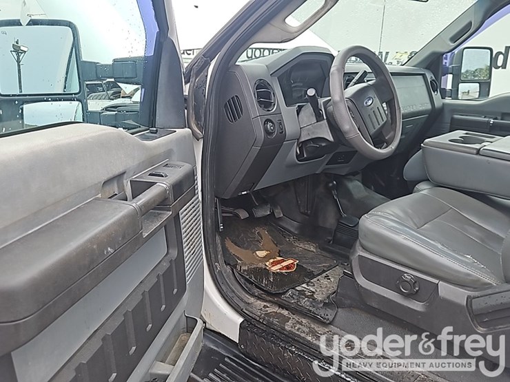 2011-ford-f250sd-image-22