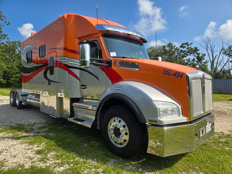 2019-kenworth-t880-image-22