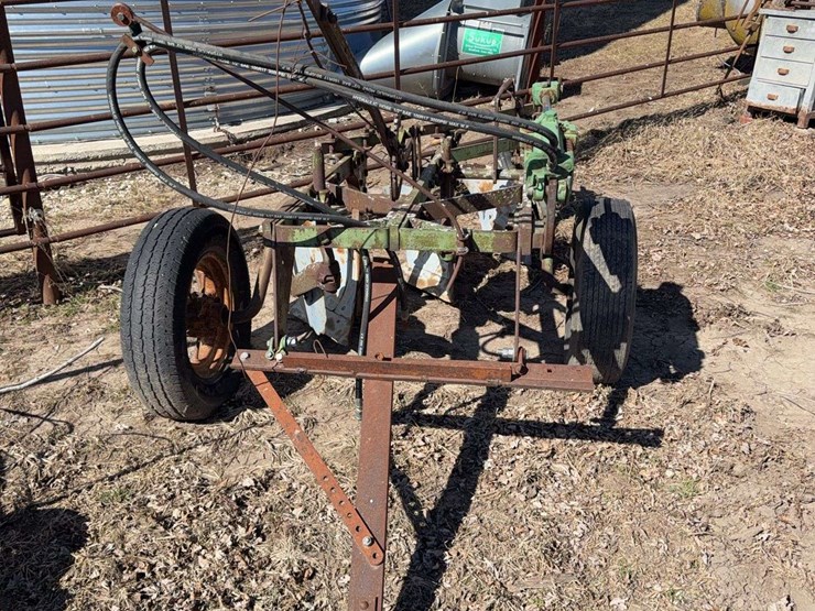 john-deere-no.-55-a-b-h-pull-type-three-bottom-plow-image-3