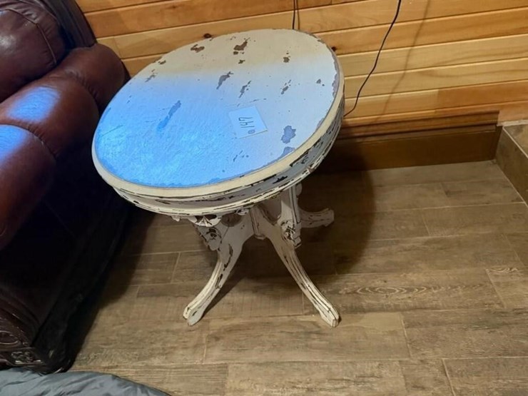 wood-end-table-image-4