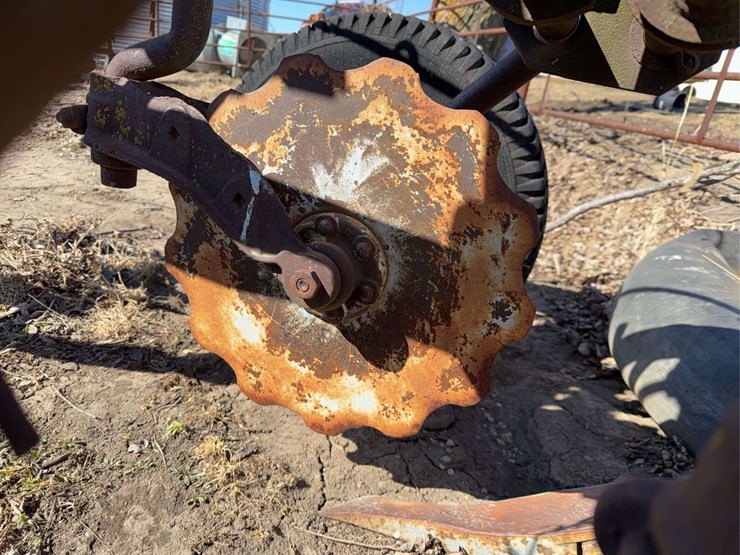 john-deere-pull-type-no.-44-two-bottom-plow-image-20