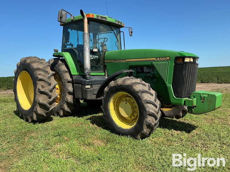 1995-john-deere-8300-image-3