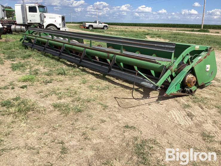 john-deere-230-image-1